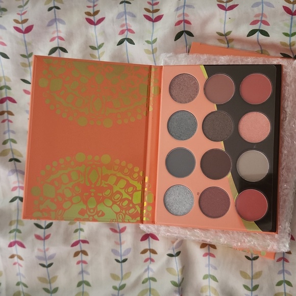 Juvia's Place Nubian 3 Coral Eyeshadow Palette - Picture 8 of 8